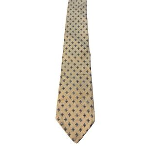 Lavin cream and blue geometric print vintage tie.  Excellent condition.